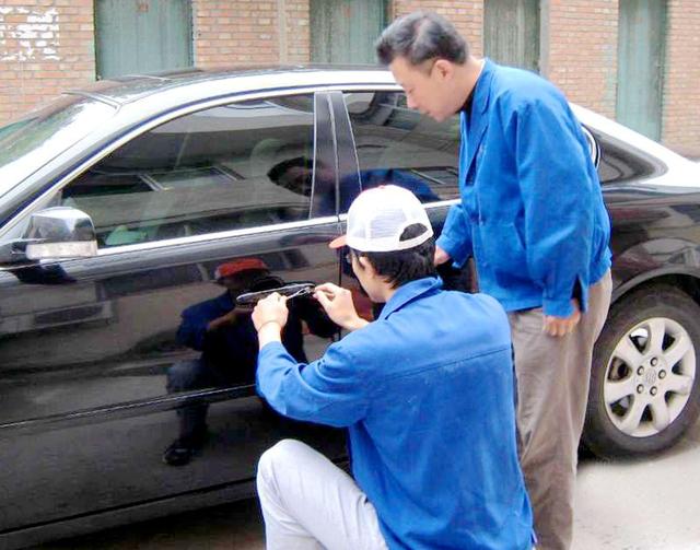 金阳开锁公司：车钥匙坏了怎么办